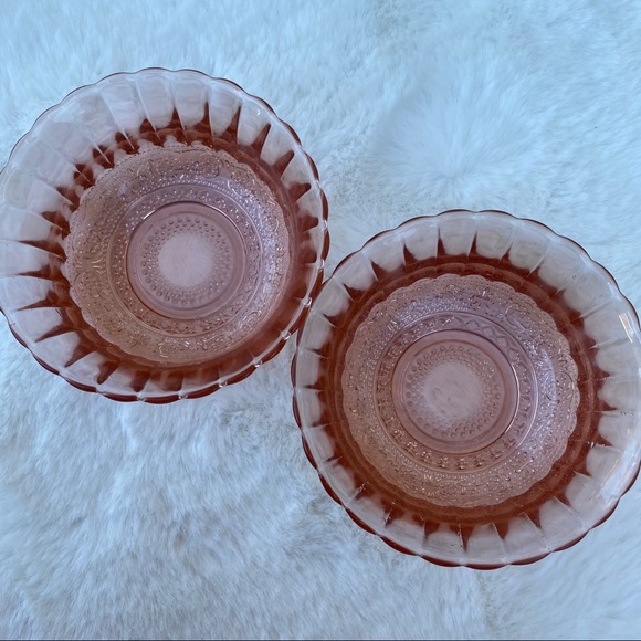 Set of two Pink Glass Bowls - Picture 5 of 8